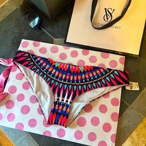 SOLD ✅ NWT Victoria’s Secret Bikini Bottom Tribal Size Large